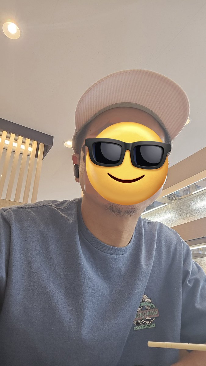 supreme89jp's tweet photo. 振り替え休日
昼から一人はま寿司に来ました。
美味しい https://t.co/SVNhT4Nt0X