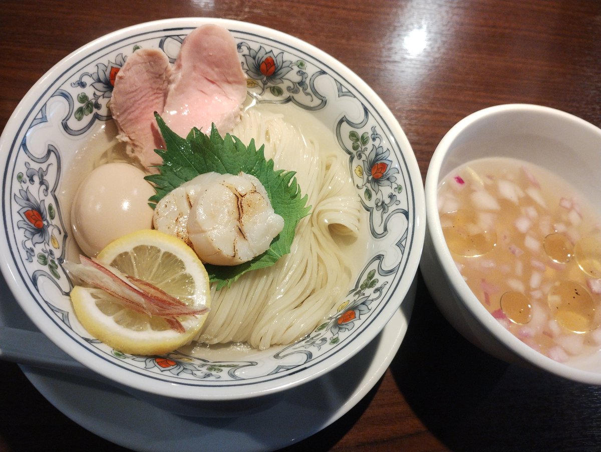 RYUKYUNOODLE's tweet photo. 支那そばかでかる本店
冷たいホタテ清湯の昆布水つけそば

#支那そばかでかる本店
#冷たいホタテ清湯の昆布水つけそば
#沖縄ラーメン

@ToBasic 

https://t.co/f8tDk202ve https://t.co/inRKsrG7cJ
