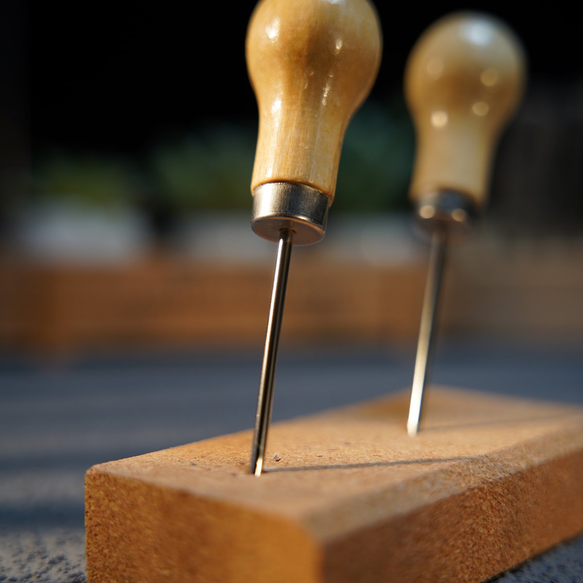 OWDENCRAFT's tweet photo. OWDEN Stitching Awl: Diamond tip for perfect hand stitches! ✨ Elevate your leathercraft. Order now! #OWDEN #LeatherTools #DIY

#OWDEN #leathercrafttool #DIYtool #handtool #leatherworks #leathercrafts  #leatherart #leathertool #leathertoolforsale https://t.co/mvDXZLdLj9