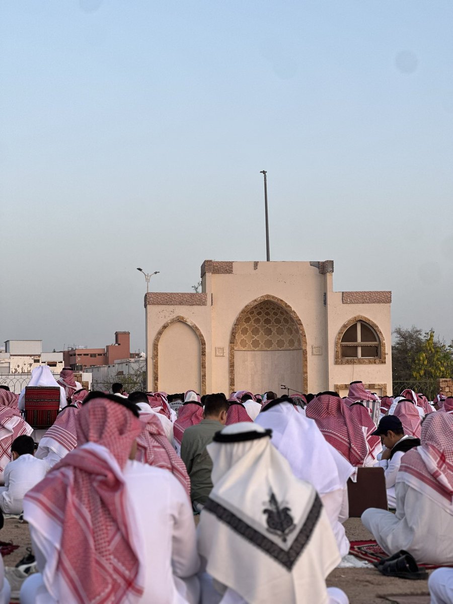 i23tp's tweet photo. السلام عليكم ورحمة الله وبركاتة:

أهنئكم بحلول عيد الأضحى المبارك،
سائلاً المولى عز وجل أن يعيده علينا وعليكم أعواماً عديدة وأزمنةً مديدة، وأن يتقبل منا ومنكم صالح الأعمال.

وكل عام وأنتم بخير 🤍. https://t.co/hBo5922lcC
