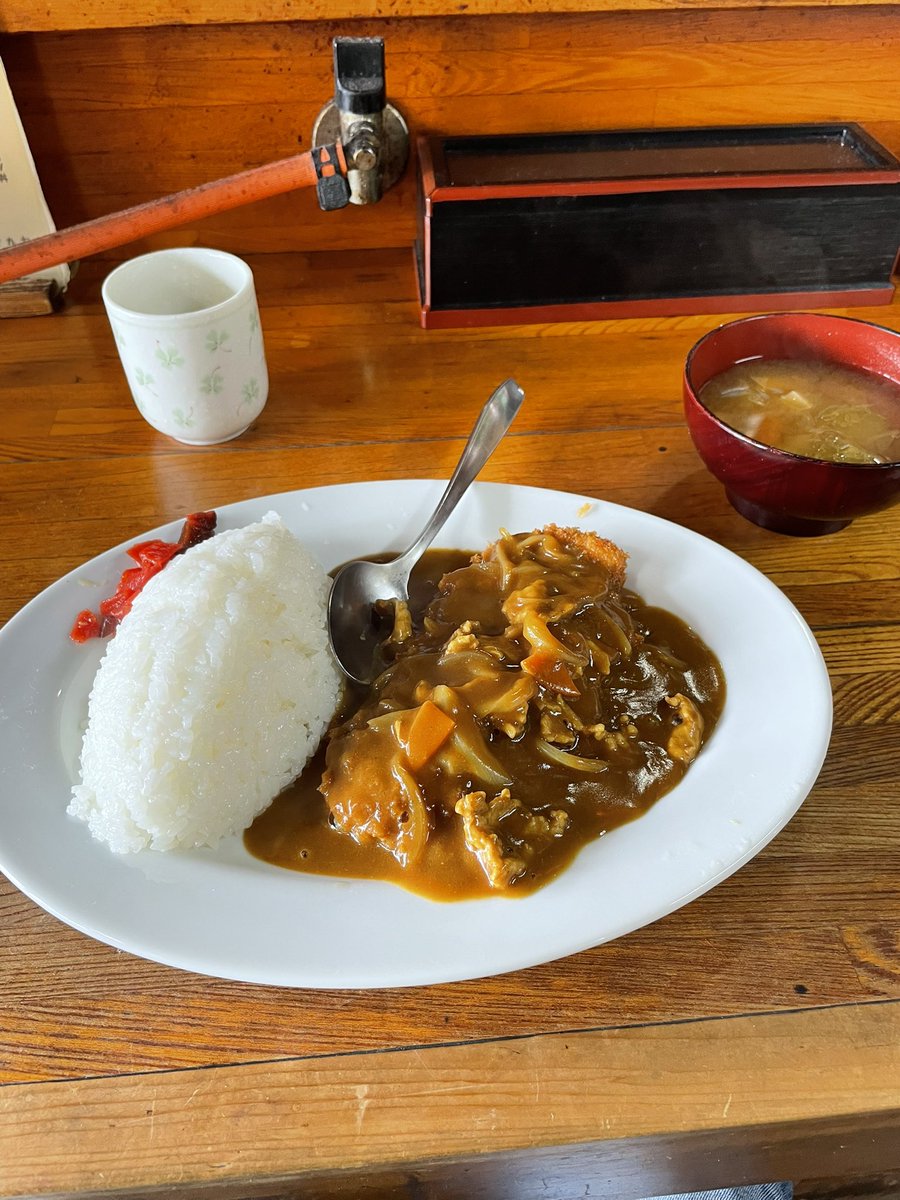 eynoill24's tweet photo. 今日のお昼はカツカレー https://t.co/6EWjTAK6gL