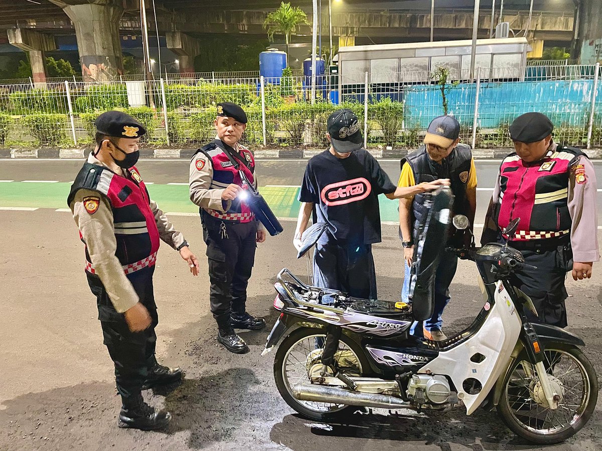 Humas Polsek Jatinegara tweet media
