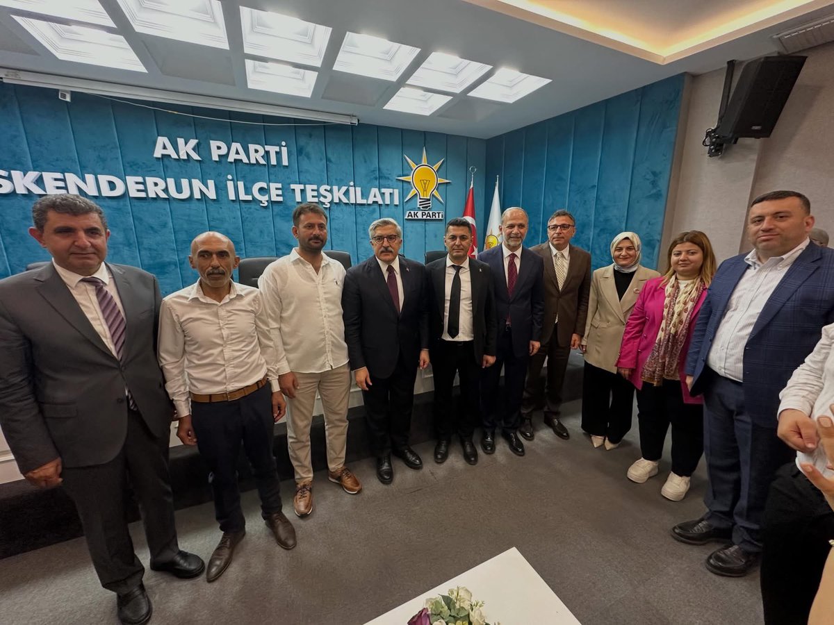 akkadin_hatay's tweet photo. 📍İskenderun

Kurban Bayramı dolayısıyla
düzenlenen bayramlaşma programımız; Genel Başkan Yardımcımız Hüseyin YAYMAN, İl Başkanımız Mustafa ERDOĞAN, Milletvekilimiz Abdulkadir ÖZEL, İl Kadın Kolları Başkanımız Av. Fatma Gül ÇALIM, İl Gençlik Kolları Başkanımız Behçet AKIN, İlçe Belediye Başkanımız Mehmet Dönmez, İlçe Başkanlarımız, teşkilatımız ve hemşehrilerimizin katılımıyla gerçekleştirildi.

Programda teşkilat mensuplarımız ve hemşehrilerimiz bir araya gelmiş, bayramın birlik ve beraberlik ruhu paylaşılmıştır.

Birlik, beraberlik ve huzur içinde nice bayramlara..