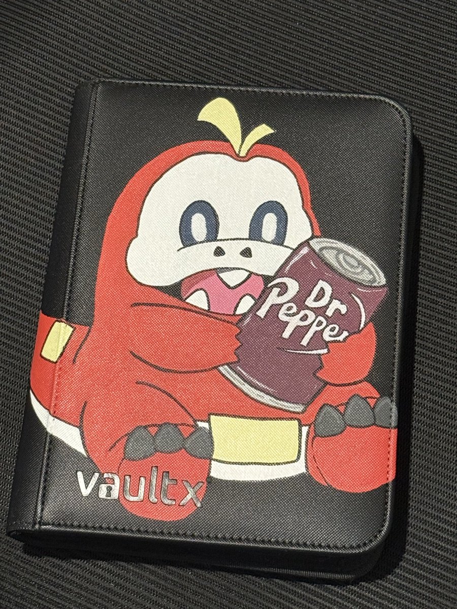 Clararity_'s tweet photo. First Painted binder done! Would you buy this binder? #pokemon #Pokemonart #pokemontcg #pokemoncards https://t.co/LgfC038uYg