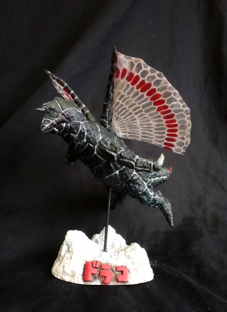 CRAFTESEAGLESES's tweet photo. 「ウルトラマン」に登場したドラコの飛行態
　20㎝レジンキット　20,000円
「ウルトラマンA」の銀星人宇宙仮面
　20㎝レジンキット　18,000円
　　ただいま発売中で～す　©円谷プロ https://t.co/c2ci6JmqZu