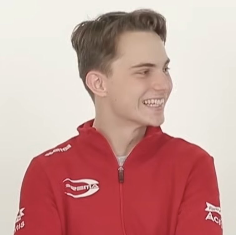 alex tweet media