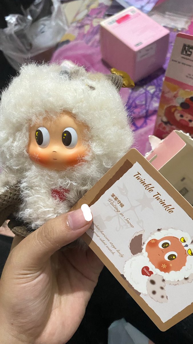 spidermanGf8's tweet photo. WTS, Pop Mart Selected Dear Birds Twinkle Twinkle 260k, dibuka dari bawah ya, baru buka semua masih lengkap (box+card), bisa full oyen🍊

#wts #wtsdearbirds #popmart #selecteddearbirds #twinkletwinkle https://t.co/7Af5V5VB1q