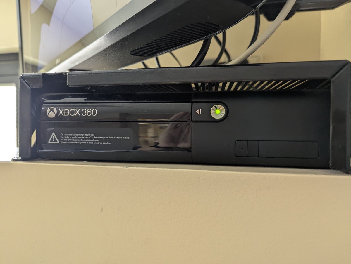 HackInformer's tweet photo. I haven't seen one of these models in a long time.. pretty rare in my area. https://t.co/ffTkzJ4n0V