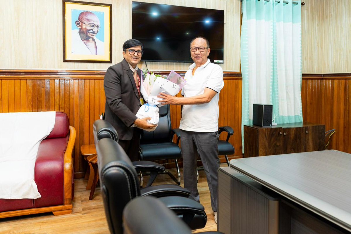 YKhemchandSingh's tweet photo. Had a productive meeting with Dr. Vipul Aggarwal, Joint Secretary, Ministry of DoNER, and his team at the Secretariat today. We discussed the planning and implementation of key development projects aimed at accelerating Manipur’s socio-economic progress.

The Government remains committed to ensuring effective execution of development initiatives and advancing sustainable, inclusive growth for the State.

#Manipur #DoNER #Development #ViksitManipur