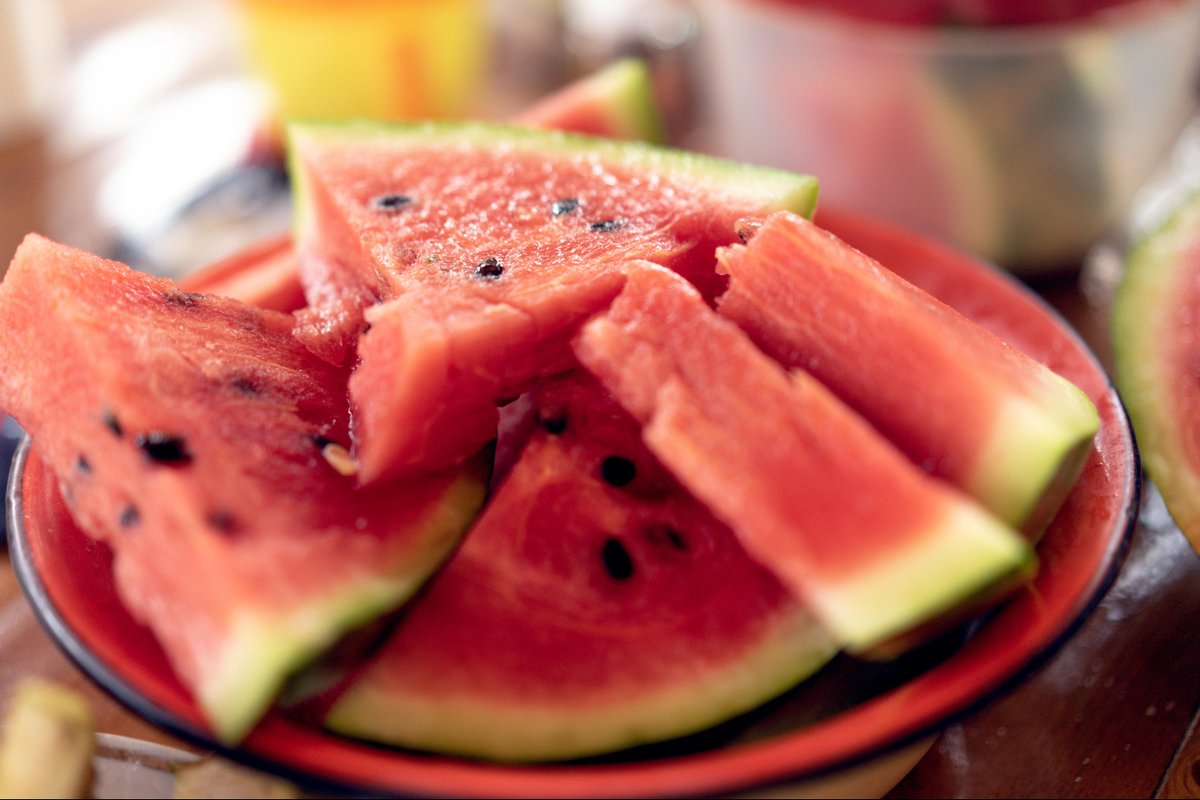 puntosigre's tweet photo. Con la llegada del calor, mantener una buena #alimentación e hidratación es clave para cuidar nuestra #salud:
🍉Frutas y verduras frescas
🥗Comidas ligeras y
🥤Beber suficiente agua pueden ayudarnos a sentirnos mejor durante estos días
En #BlogSIGRE te compartimos algunas claves para cuidar tu alimentación 👇
🔗 https://t.co/xrkCaGwgr1
#DíaNacionaldelaNutrición