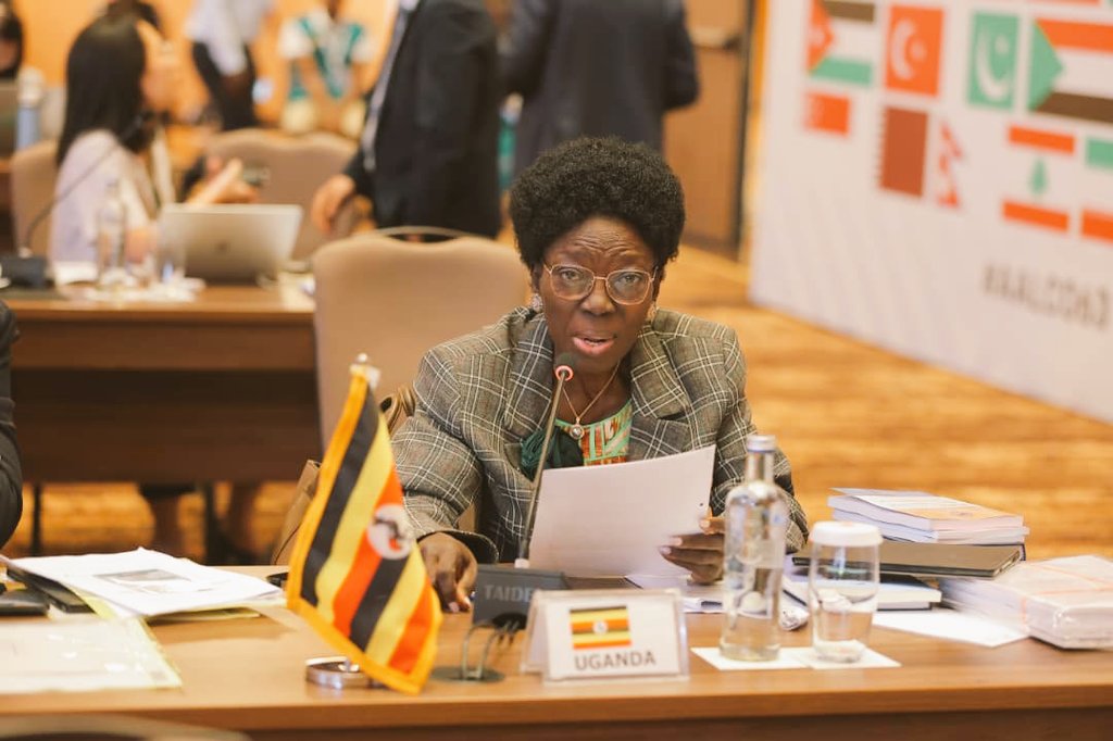 UGDiplomat's tweet photo. President Yoweri Museveni maintains Rt Hon Rebecca Kadaga in her post as EAC Minister and 1st Deputy Prime Minister. @RebeccaKadagaUG 

https://t.co/RhvsD3VcKI https://t.co/28Epez9hXr