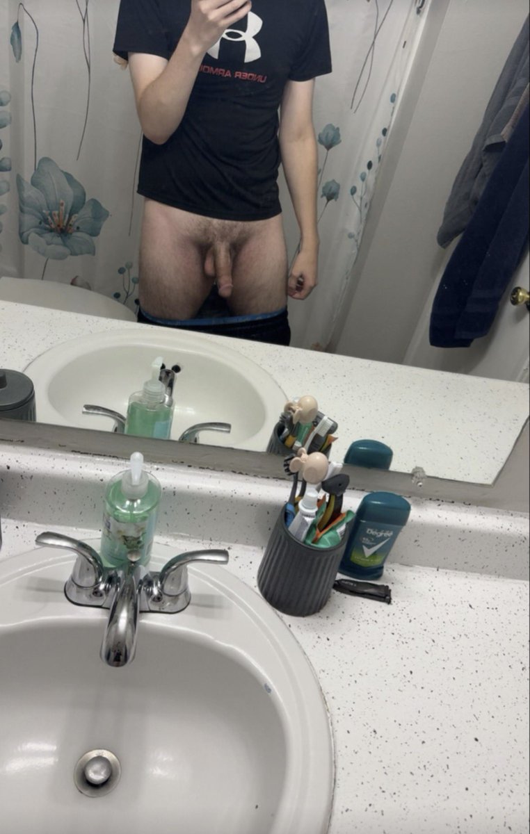 luvrboy's tweet photo. I’m bored y’all

#gay #bwc #hung https://t.co/OCMzOWMsIJ