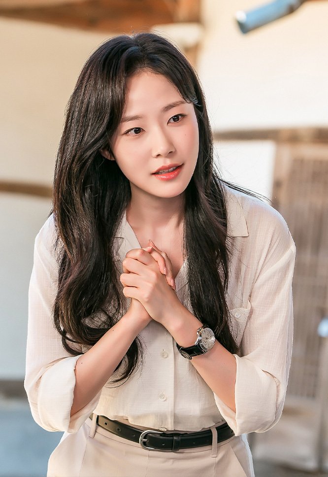 wuonbeen's tweet photo. Well, this is how SBS described Dam Yejin: “Captivating show host who makes you respond to Order Now! with Order Complete! and it's like I can hypnotize everyone through what I said! https://t.co/kpHDHu5y1l