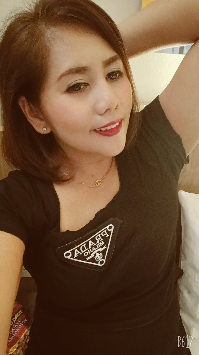 num_cha428 (นุ้ยชา) tweet media