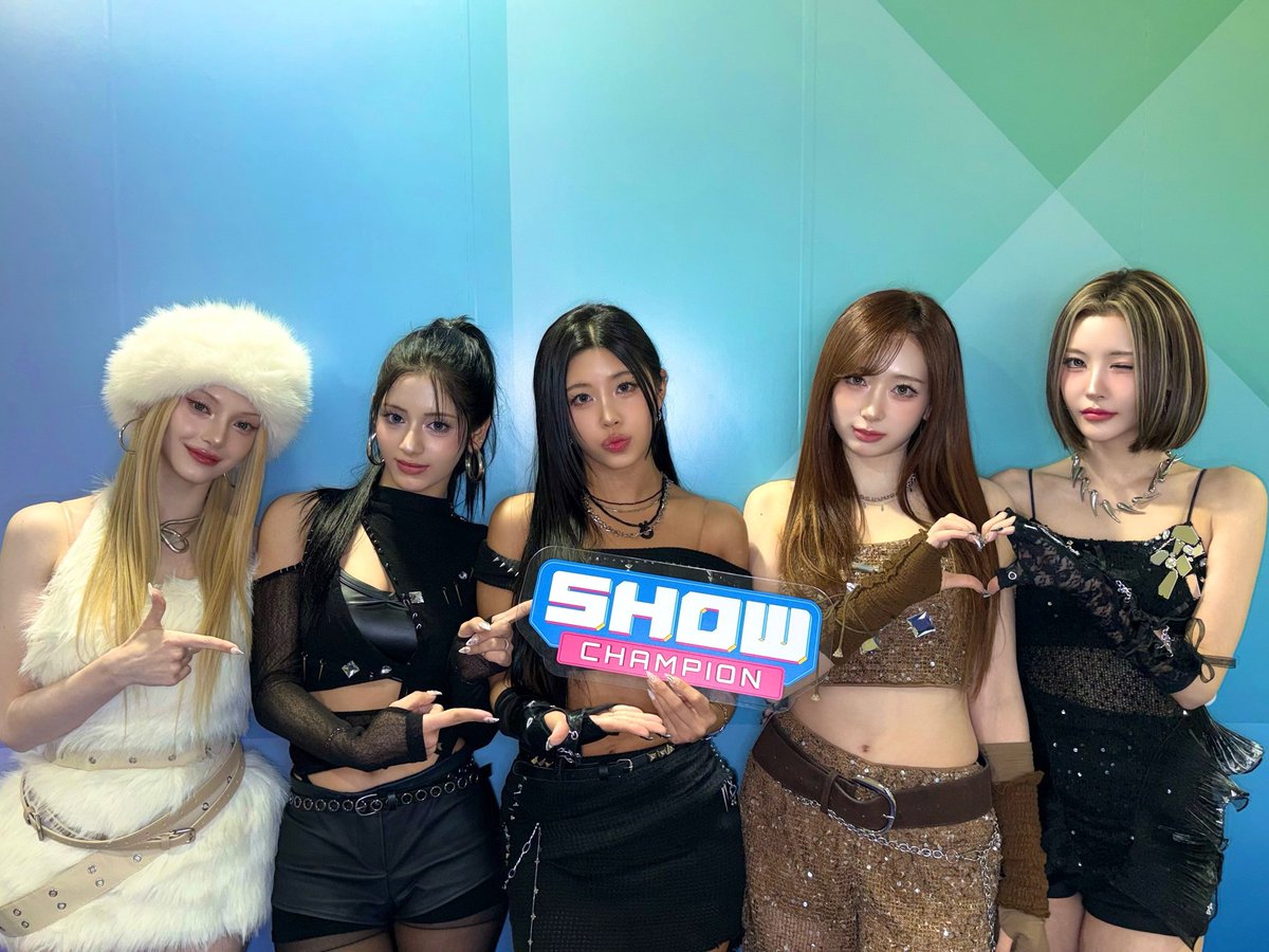 thetiger_team's tweet photo. Voting guidelines for "SHOW CHAMPION" pre-voting &amp; "STAGE CHAMPION voting on Idolchamp  🗳 🩷💙✨️

#XIN #엑신 https://t.co/zOY6DW6Ul7