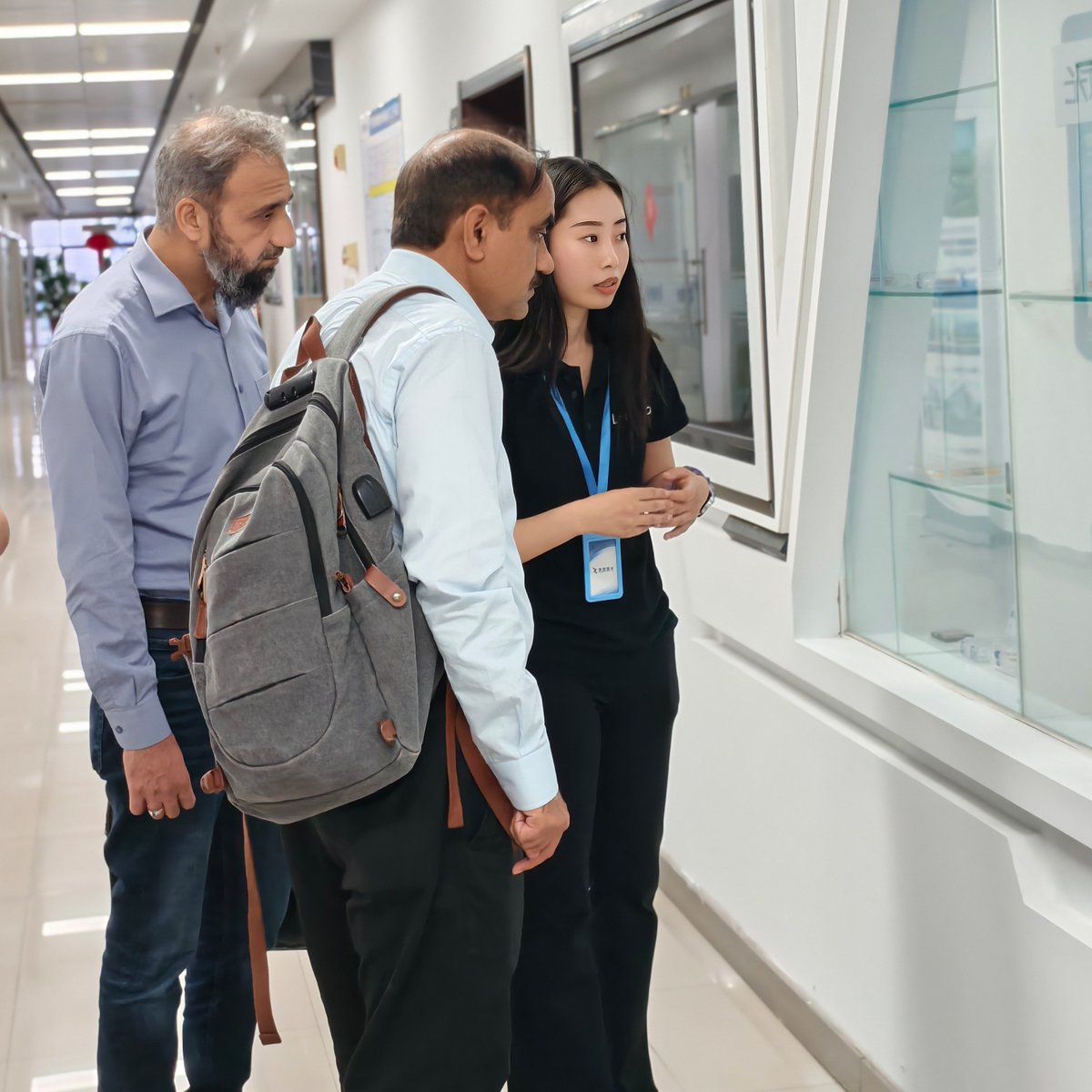 LumispotTech's tweet photo. 🤝 🤝 🤝 Lumispot - Customer Visit
Yesterday we were delighted to welcome our valued customer from Pakistan for a factory visit and in-depth discussion. 
🥰 🥰 🥰 Customers from all over the world are warmly welcome to visit us on site!
#Lumispot #LaserSolution #CustomerVisit https://t.co/0pKHmrtq4t