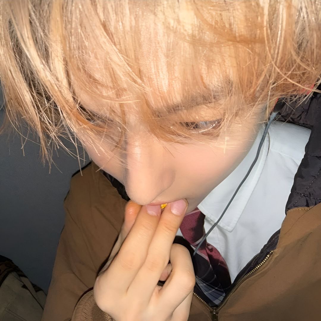 냐 tweet media
