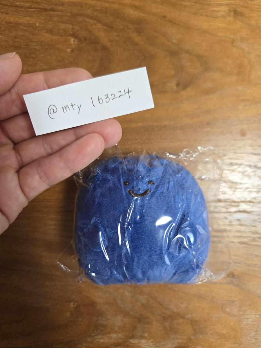 mty163224's tweet photo. @u_uoOs2ra 初めまして！
名もなきものさん持っております。
よろしければ、ゼリーさんと交換していただけないでしょうか(^-^) https://t.co/QRSzh4lDTP