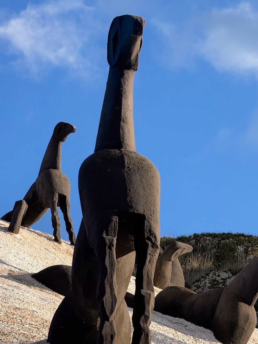 VisitSicilyOP's tweet photo. Avete mai visitato la 𝗩𝗮𝗹𝗹𝗲 𝗱𝗲𝗹 𝗕𝗲𝗹𝗶𝗰𝗲? Uno dei più importanti esempi di museo a cielo aperto in Italia, dove arte contemporanea, architettura e paesaggio dialogano con la memoria dei luoghi.
Scopri l’itinerario:
https://t.co/UoxrTwjix7
📷 triquetraisland https://t.co/o8UkVUKhrl