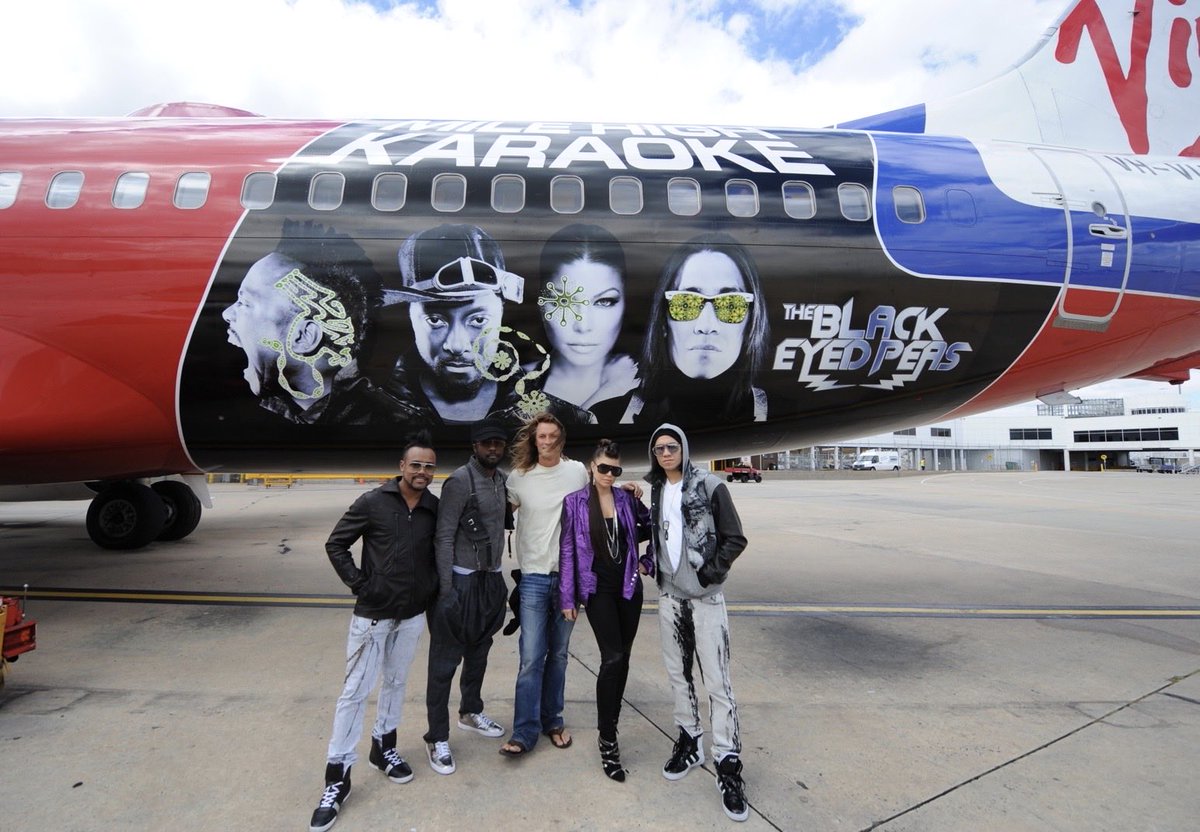 NomadRJ's tweet photo. Congrats @bep on your AMA! Best throwback song for “Rock That Body.” 

Years of friendship and amazing work together behind these frames. https://t.co/ps5NsBiBkH