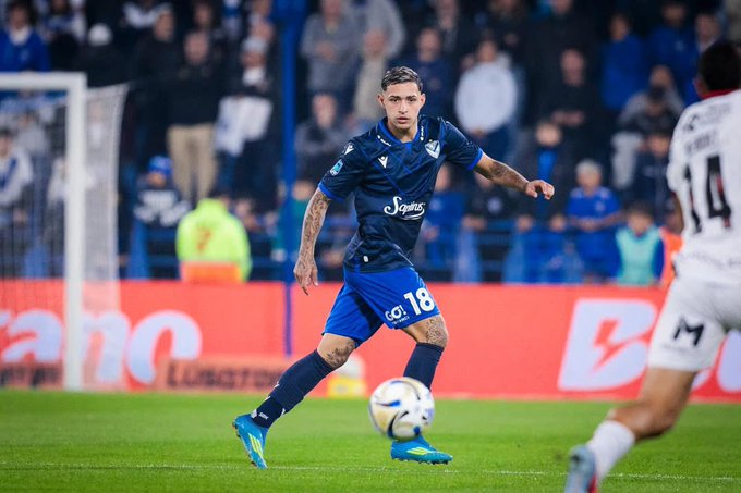 Barcelo72657939's tweet photo. @Deco20oficial @SolerFerre Simon escobar from velez sarfield,contract ending in 2027,plays left back/left winger rumoured to be in Argentine pre world cup matches. Please do inquire about this player. https://t.co/fiLFXeAZmv