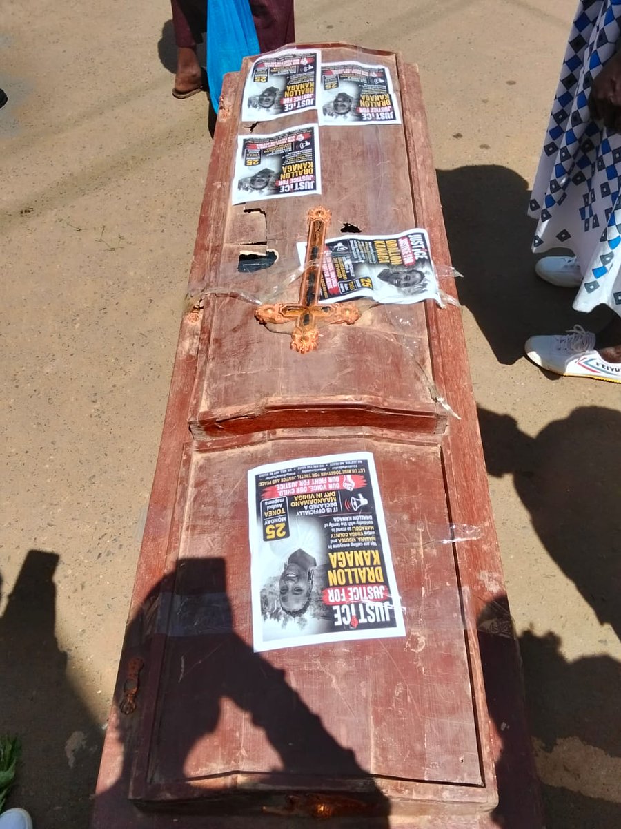 UtuBoraCbo's tweet photo. JUSTICE FOR DRALLON KANAGA 
#OUR VOICEOUR CHILD OUR FIGHT OUR JUSTICE LET US RISE TOGETHER FOR TRUTH JUSTICE AND PEACE 
#WE ARE THE VOICE WE WILL NOT BE SILENT 
Yesterday we managed to join the split to fight for maandamano for Drallon kanaga in Mbale Vihiga county https://t.co/DYiEwv8Stl