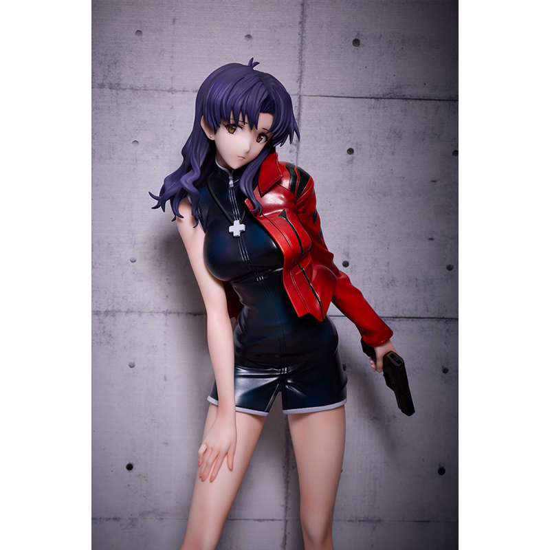 eva_store's tweet photo. 【オンライン】《新商品》
HOBBY MAX JAPANより、コミックス（KADOKAWA刊）の扉絵をモチーフにした、NERV作戦部長の「葛城ミサト」が登場！
https://t.co/zlUZF9P5q5

衣装にはレザーを思わせる艶感塗装を施し、印象的なパープルヘアを繊細なグラデーション彩色で軽やかに再現。
左手に携えた拳銃が、作品世界を感じさせる緊張感と存在感をより一層引き立てています。

#エヴァストア