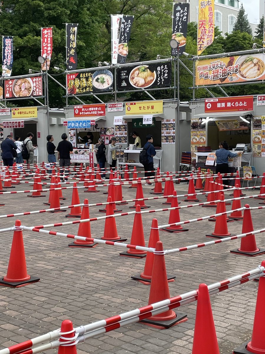 5lGm2's tweet photo. ラーメンショーに来ました。 https://t.co/ElWQbtE7GD