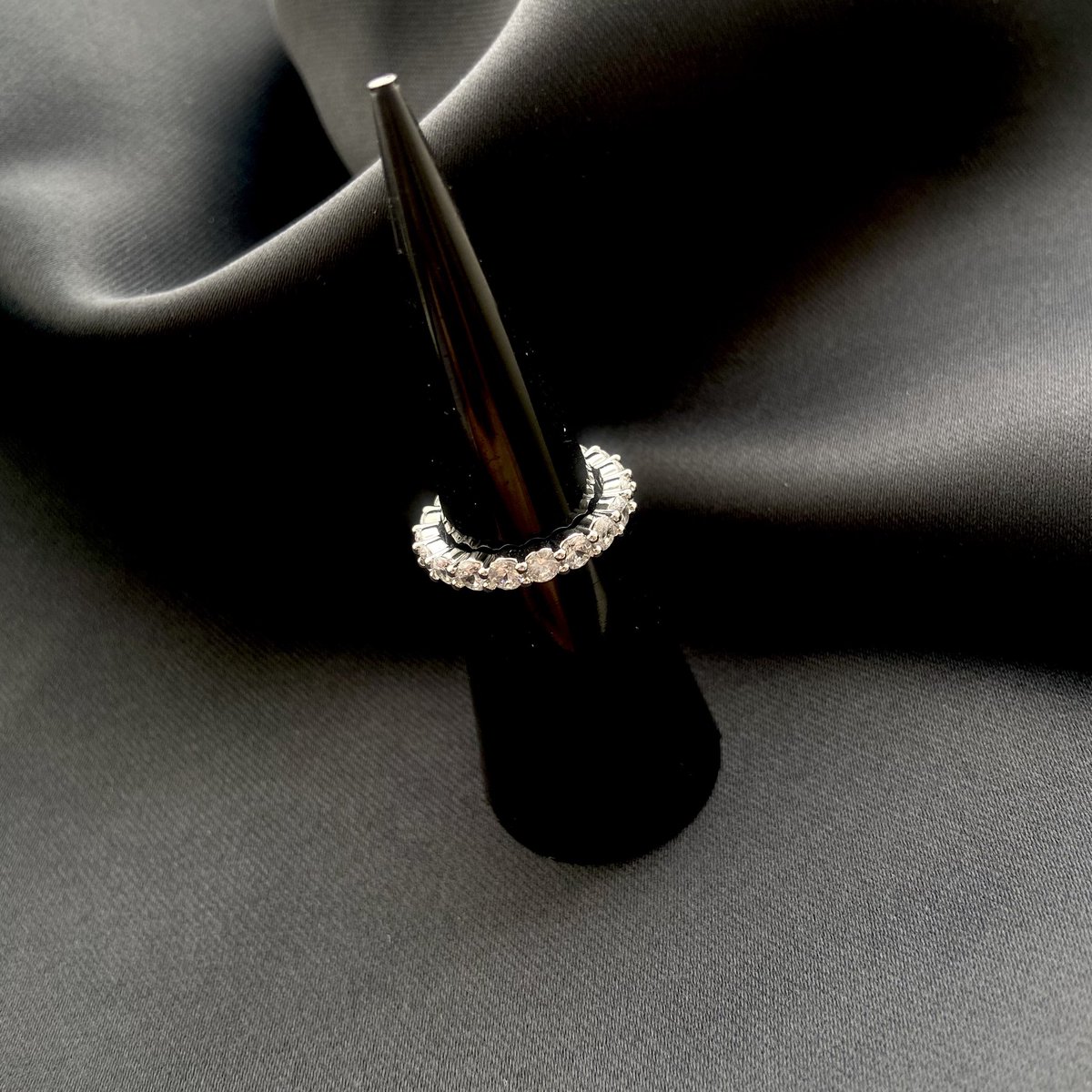 lalamuu_here's tweet photo. 人気なlalamuu リング達💍
シンプルだけど日光に当たった時の輝きがとっても綺麗で上品です✨️✨️

急に暑くなってきましたね🥵☀️
麻布十番にお越しの際は涼むついでに店頭にて実際に手に取りお試しください！

Minne⬇️

https://t.co/nh7PJP1F1f

#港区
#アクセサリー
#指輪
#人気商品 https://t.co/bwmuqmRRaA