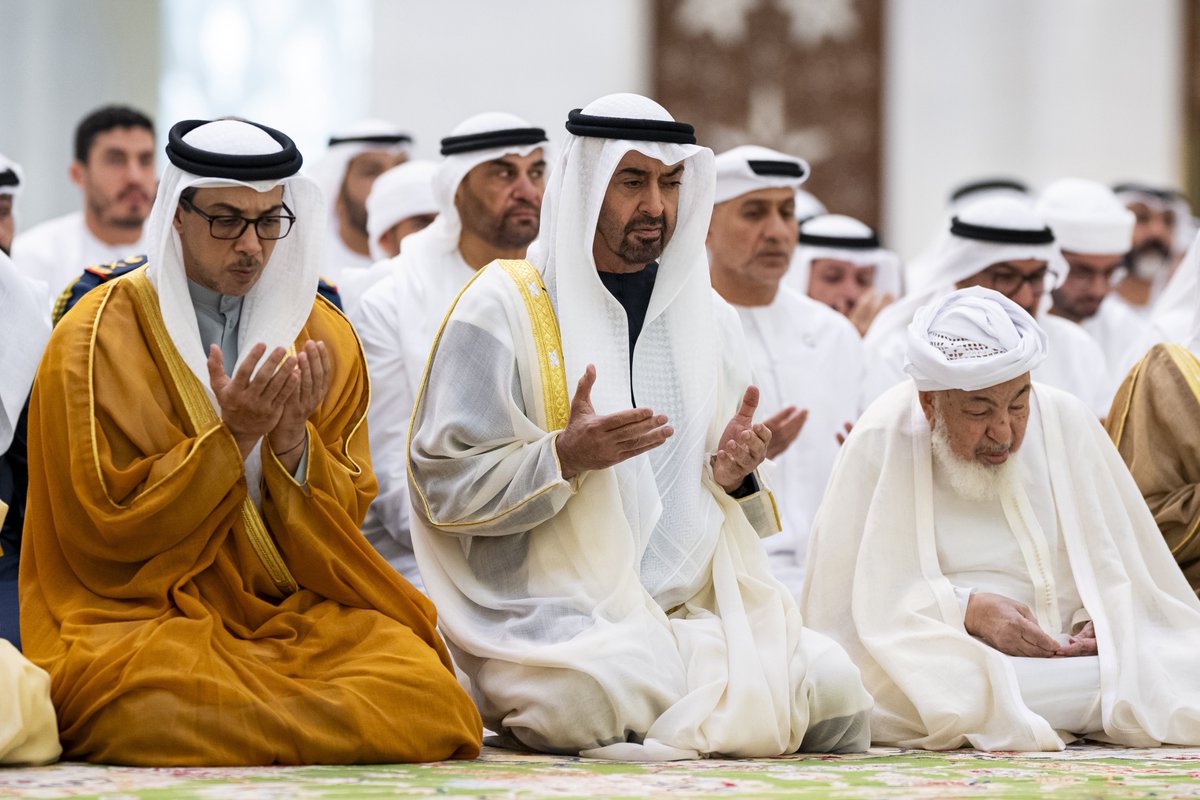 Mohammad_ae's tweet photo. #رئيس_الدولة يؤدي صلاة عيد الأضحى في جامع الشيخ زايد بأبوظبي https://t.co/U0tJOAMzjx