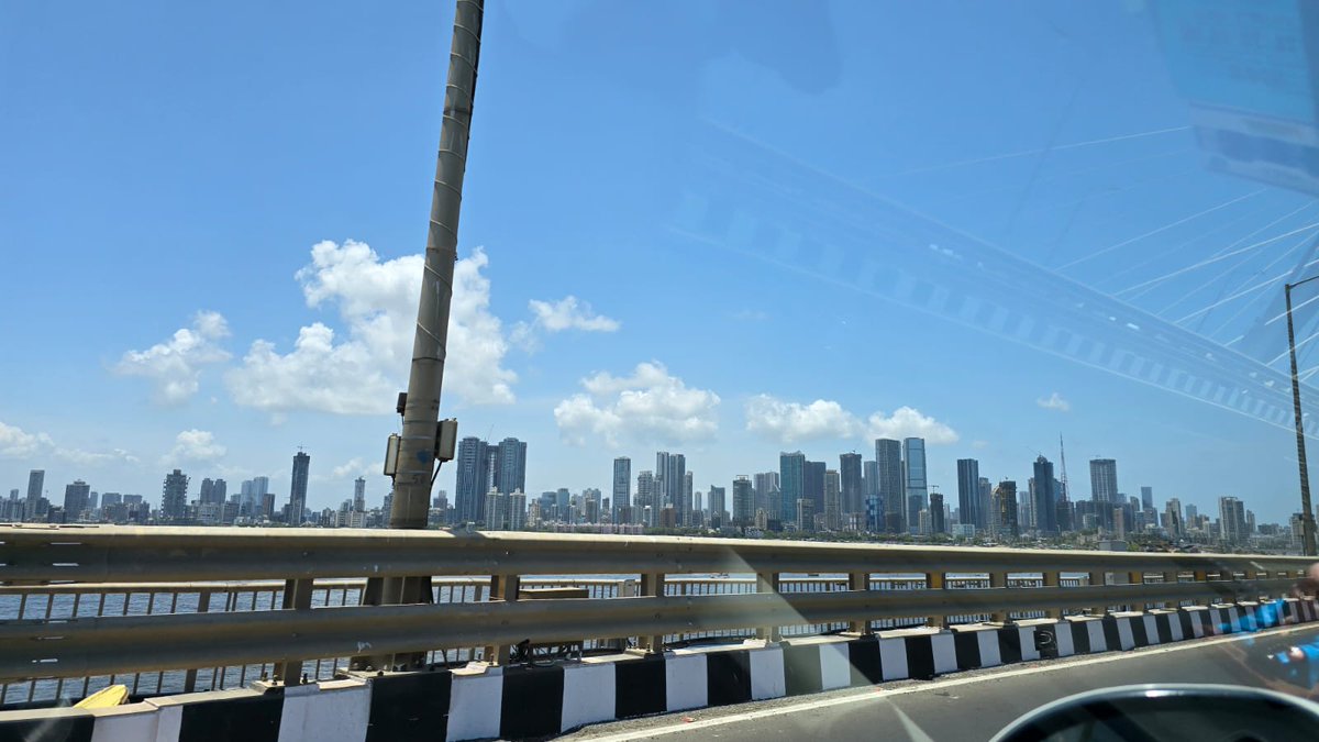nitinthakker's tweet photo. Ultra HD 16K QLED quality clarity in #Mumbai today https://t.co/4QeBO2icGh