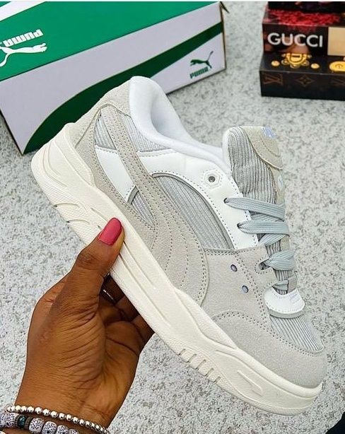 OLUWADAMILOLA {FOOTWEAR'S VENDOR} tweet media