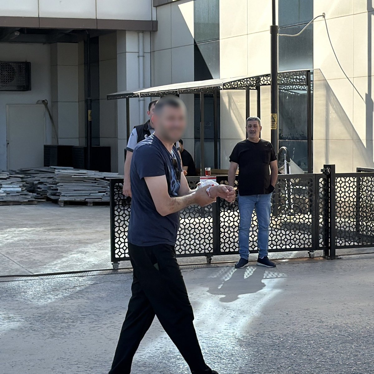 bpthaber's tweet photo. Düzce'de hayvan kesimi sırasında yaralanan 57 kişi, hastanede tedavi altına alındı. https://t.co/cBueMNQmd4