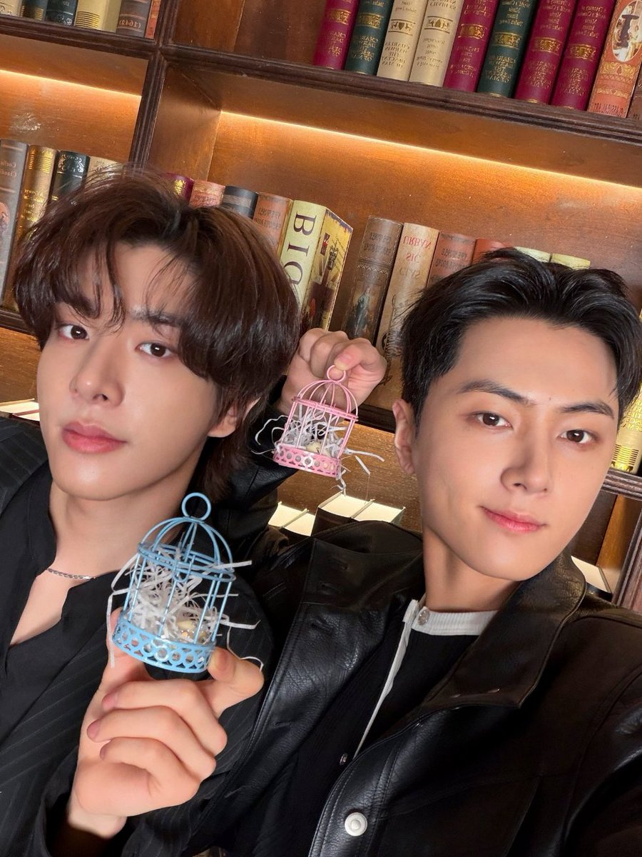 TopicDigg's tweet photo. 爱德华与拉斐尔  #JAY #JAKE 

https://t.co/95ssM5IMOR https://t.co/tZrfIAwX5F