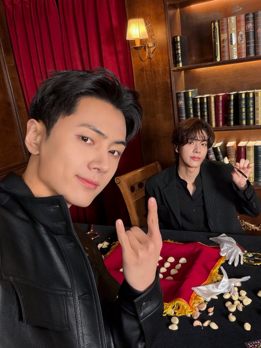 TopicDigg's tweet photo. 爱德华与拉斐尔  #JAY #JAKE 

https://t.co/95ssM5IMOR https://t.co/tZrfIAwX5F