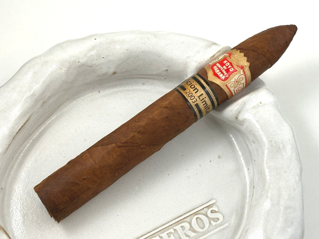 CigarNavi's tweet photo. 葉巻のことなら[シガーナビ] Hoyo de Monterrey Piramides Edicion Limitada 2003
https://t.co/srgmktt6B4
#cigarnavi #cigar https://t.co/M3zjKaJWhE
