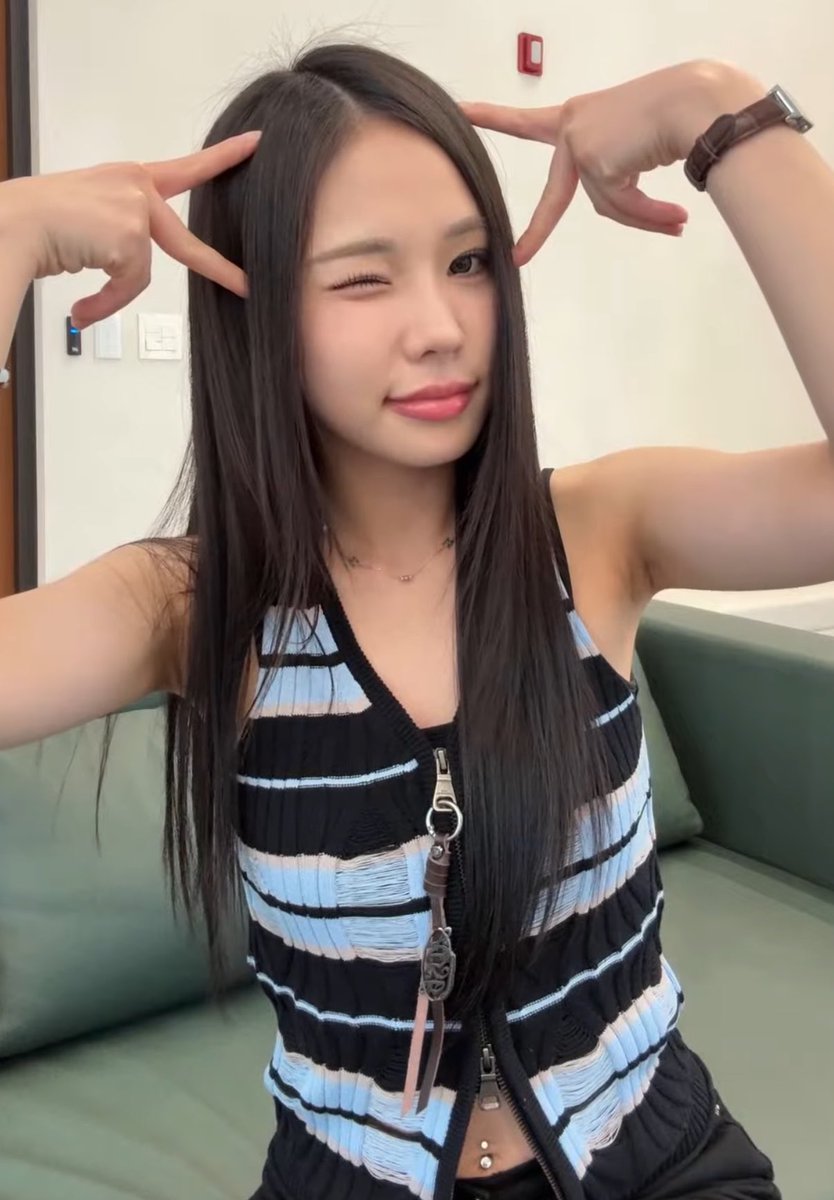 nabisangie's tweet photo. 260527 YouTube live
#cander #사랑 #SARANG #CandyShop #캔디샵 https://t.co/58vePnd6T8