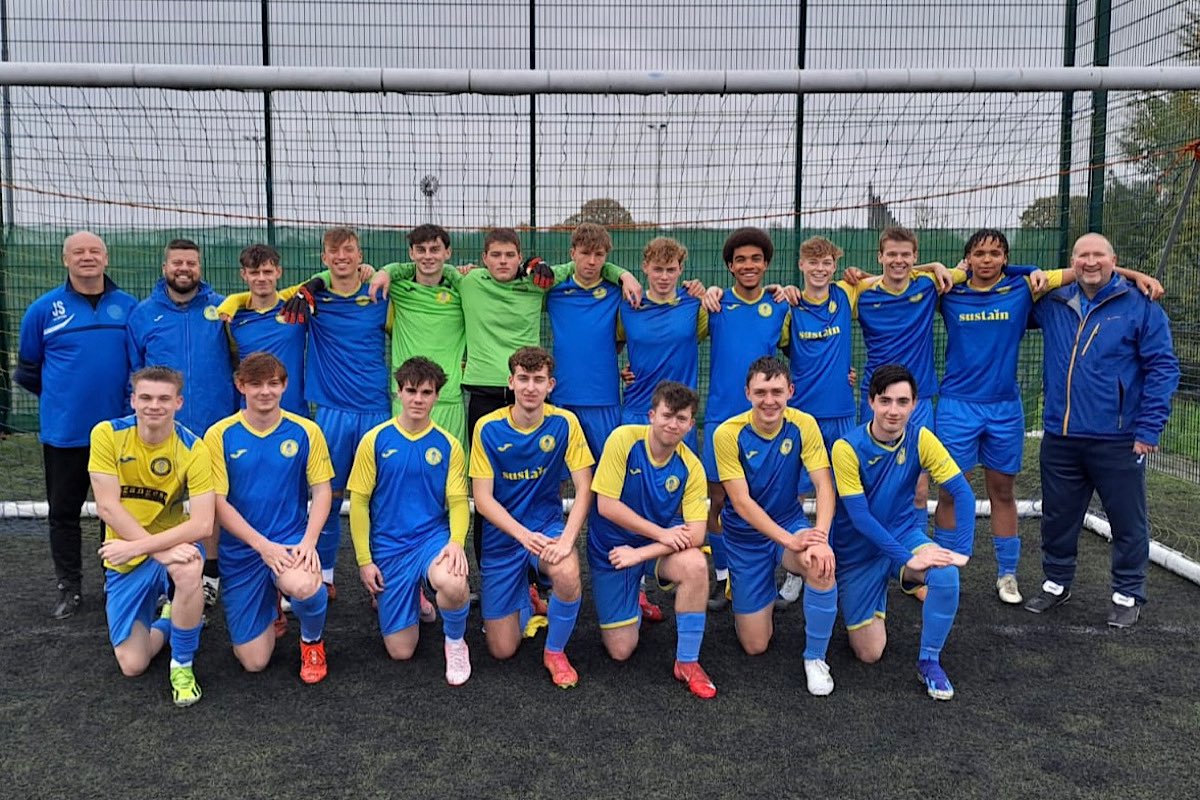 RWBTFC's tweet photo. Celebrating Success: North Wilts League Under 18 Division One Champions and Cup Runners-Up

https://t.co/2tOElfb3aG

#rwbtfc @nwyfleague https://t.co/hMilXNueG1