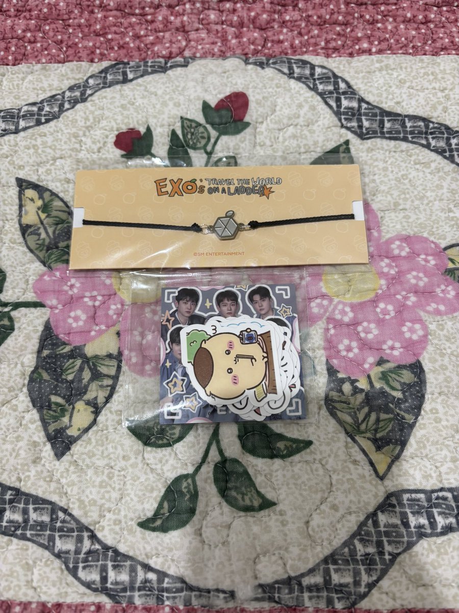 milknwh's tweet photo. ได้รับของแล้วนะคะ ขอบคุณมากค่า 💕💕💕 #bbluexgoods https://t.co/zHpvtJAfF3