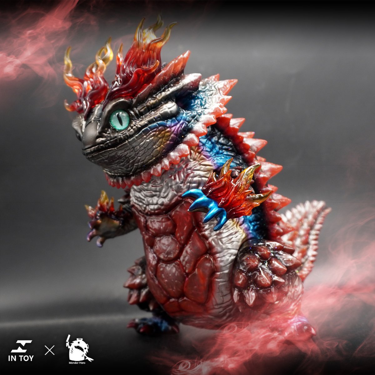 INTOY2020's tweet photo. 【台北國際潮流玩具展 Jinart創作者博覽會】

金屬色主體搭配前衛燒鈦色漸層，
並結合火焰配件，
呈現出宛如高溫燃燒般的炙熱閃焰感。
本次更特別採用閃粉微噴塗裝，
在金屬色澤的軀體之上，
隨著光線折射，
閃耀出如星光般細緻的光輝。
從色彩、質感到層次表現，
皆展現出極具存在感的完成度

#intoy https://t.co/nggSUwDHqr