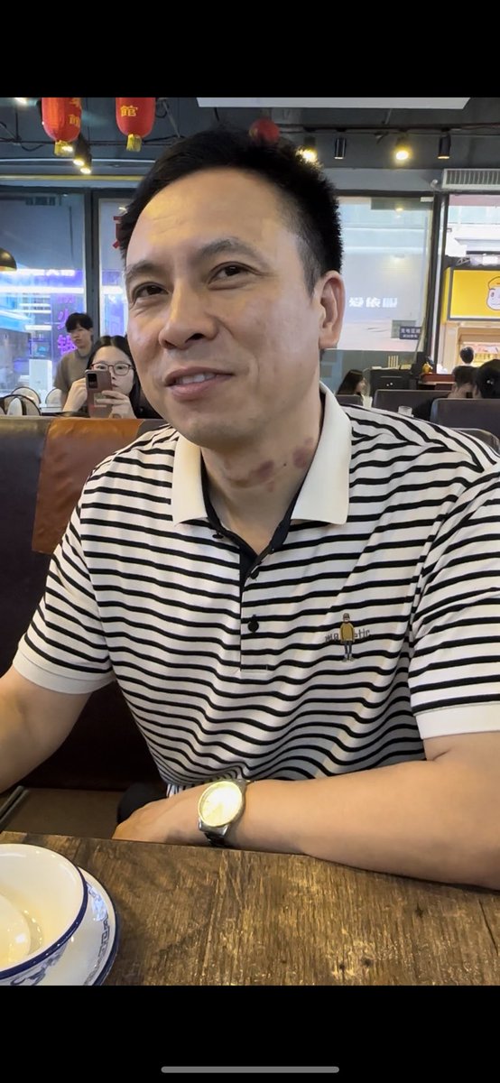 Nankeliu's tweet photo. 我最爱的电工叔叔
男装线下套路得吃
也有他被采访的视频

原创电报群入口：https://t.co/Piai5IuuTn https://t.co/qcWGrQbnne