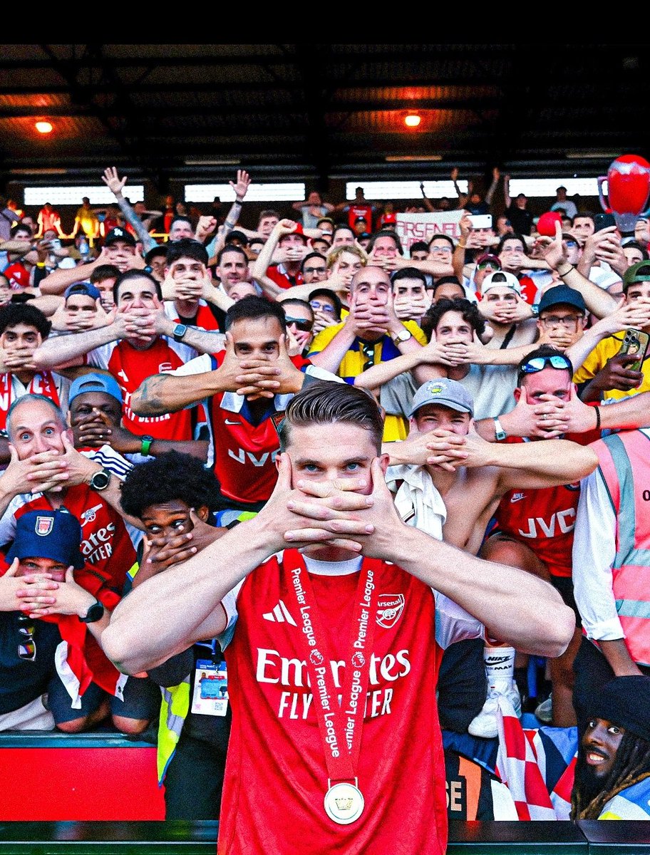 AMatlobo's tweet photo. @Hon_Kasukuwere Coz it's Arsenal .. https://t.co/M0ir65kIHo