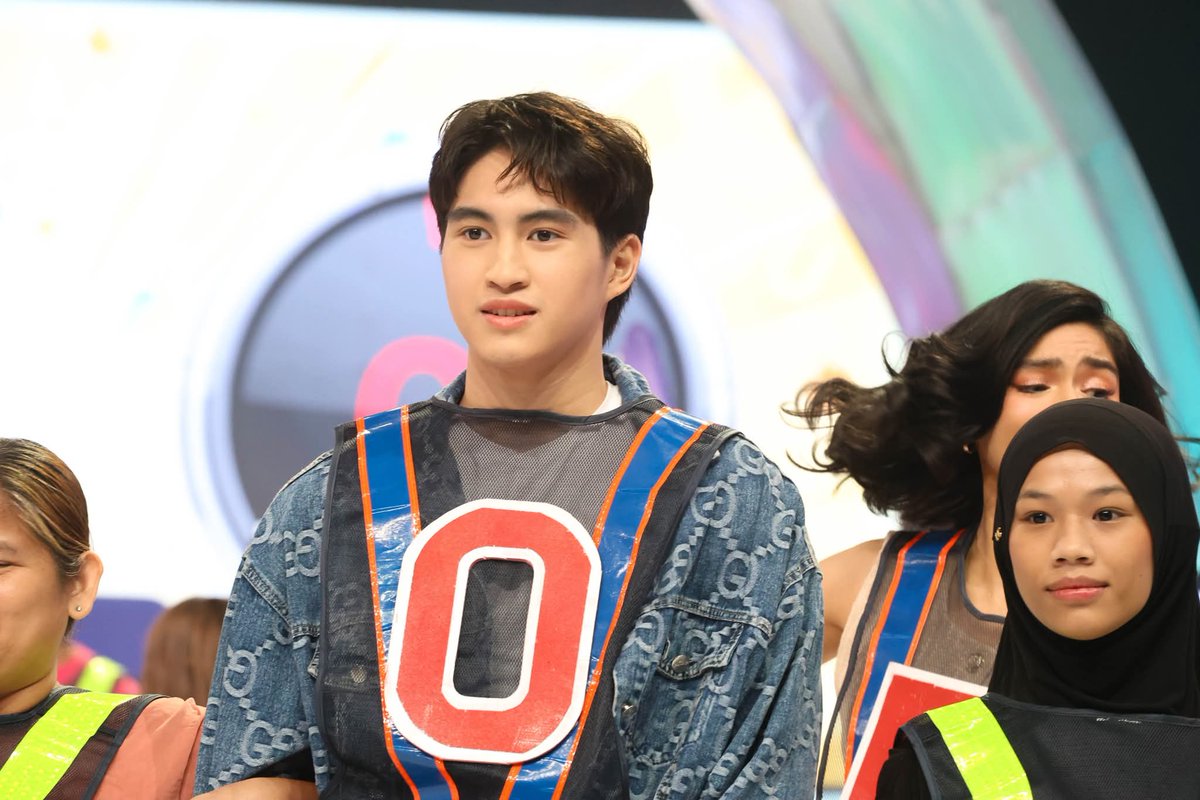 TeamAntonOFC_'s tweet photo. Sa letrang O, my Only One

ANTON MAKMAKikita NA
#KAMAOTatagNgPuso https://t.co/9Tdb9W6XA4