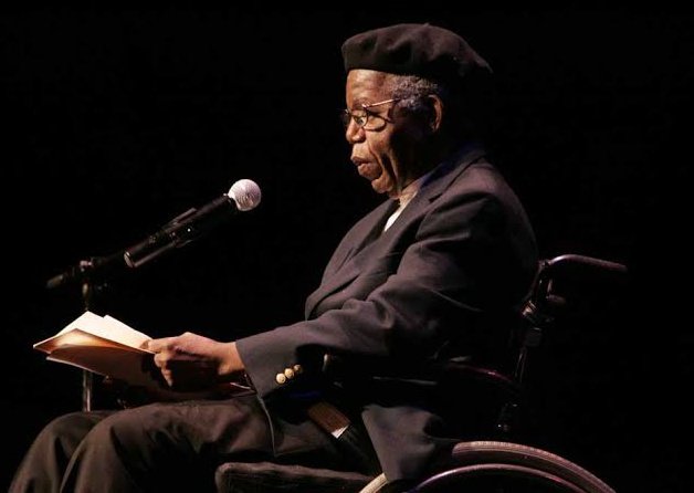 IgboHistoFacts's tweet photo. Why did Chinua Achebe stop returning to Nigeria until his death? https://t.co/mjDGG5DzfN