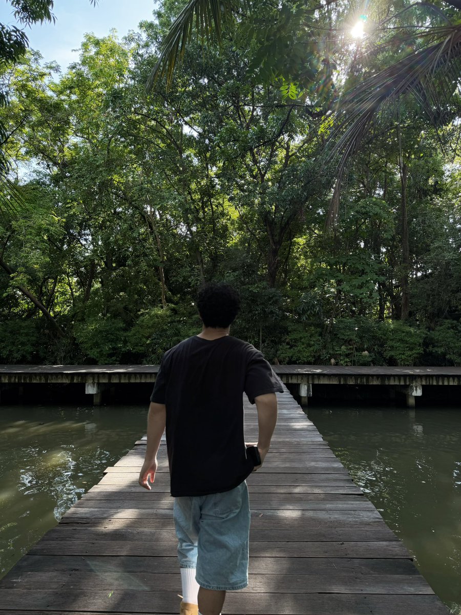 _gooooooooog's tweet photo. มอ มหิดลครับ เงียบ สงบ บรรยากาศดีมากครับ มีตู้ยอดเหรียญอาหารปลาด้วย  วันนั้นช่วงเย็น มีปรากฏการ์ณ เมฆหมวกรุ้งด้วย ฟินสุดๆ https://t.co/ZMI2tjwV0d