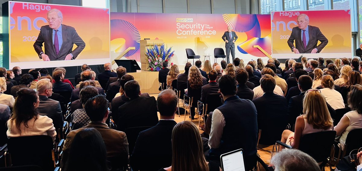 HermandeVries's tweet photo. Vandaag organiseert Nederland een uiterst boeiende internationale veiligheidsconferentie, met tal van sprekers uit alle sectoren. De aftrap wordt onder meer verzorgd door voormalig NAVO-secretaris-generaal Jaap de Hoop Scheffer en premier Jetten. https://t.co/qkUpfhWgL2