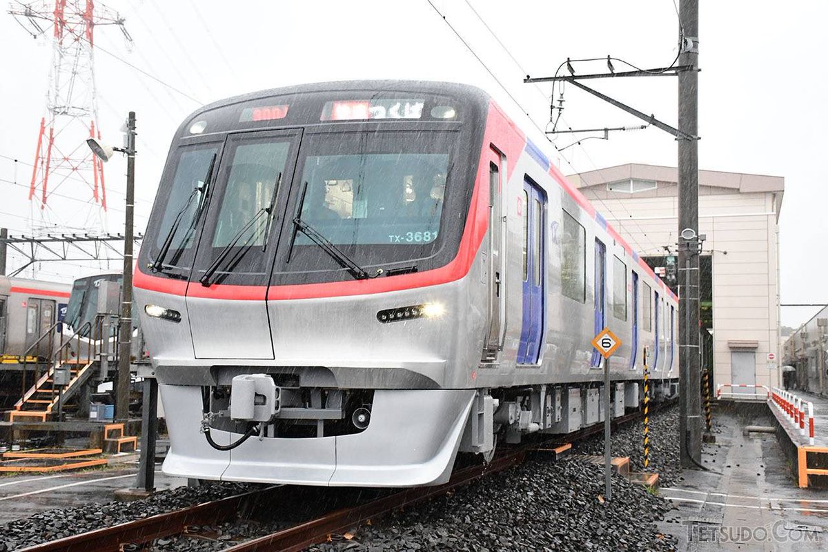 tsuyoshiora's tweet photo. #JR九州 の #門司駅 と #JR西日本 の #下関駅 を繋ぐのは #JR東日本の常磐線 と同じ交直両用の 415ですが 廃車に成った #E501 を #JR東日本 から購入した事により #E501 に置き換わる。と噂ですが、無い❗️無い❗️あるなら これに置き換えでしょう。これなら可能です。
#トレイン #鉄道 #学生バイト https://t.co/SfHIWtlwzu