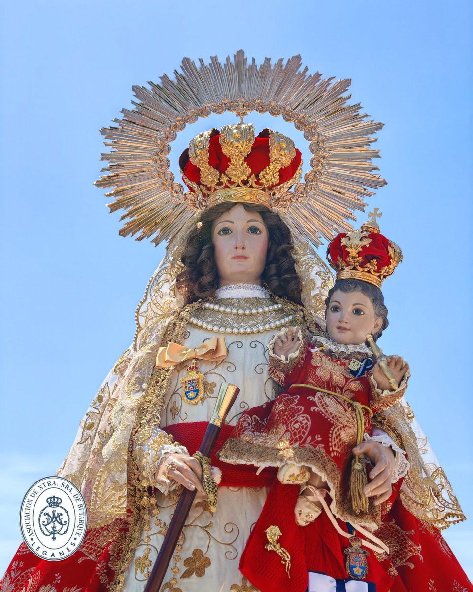 VirgenButarque's tweet photo. #FIESTASDELANIVERSARIO 👑 |

   El pasado domingo, se celebró la procesión del IX aniversario de la coronación de Santa María de Butarque por las calles del barrio V Centenario. 
@AytoLeganes @DiocesisGetafe
⬇️🧵

#EstrelladelaMañana⭐ 
#FiestasDelAniversario👑 https://t.co/pM76PBkwqi
