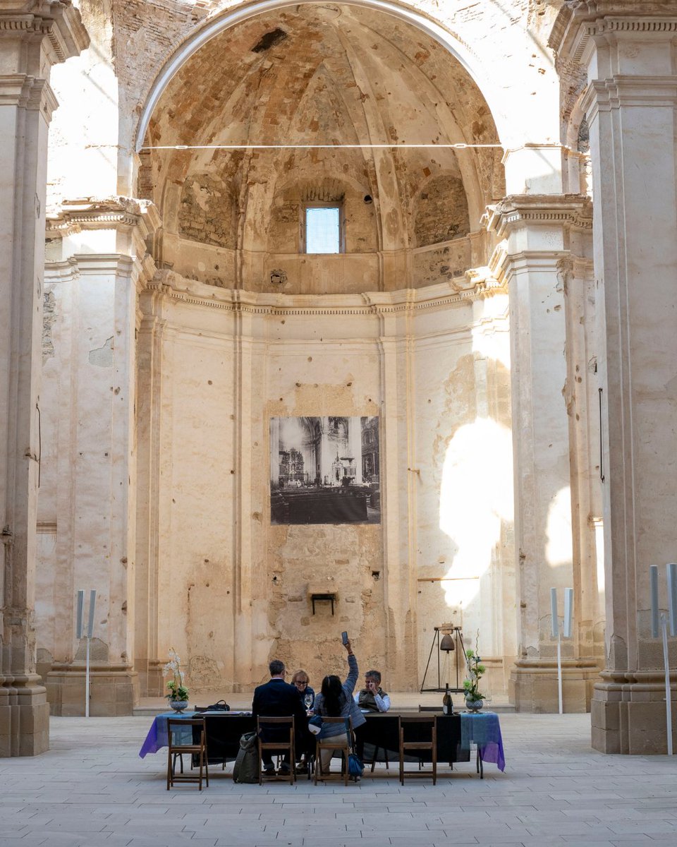 doterraalta's tweet photo. Avui recuperem alguns moments d’una jornada clau per a la garnatxa blanca de la #TerraAlta🍷

Tres Masters of Wine — Sarah Jane Evans, Peter Richards i Qian Janice Wang — van aprofundir en la singularitat, el potencial i l’expressió de territori de la nostra garnatxa blanca. https://t.co/tEBexgx9LG