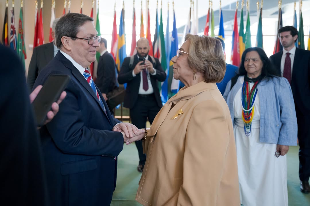 EmbaColCuba tweet picture